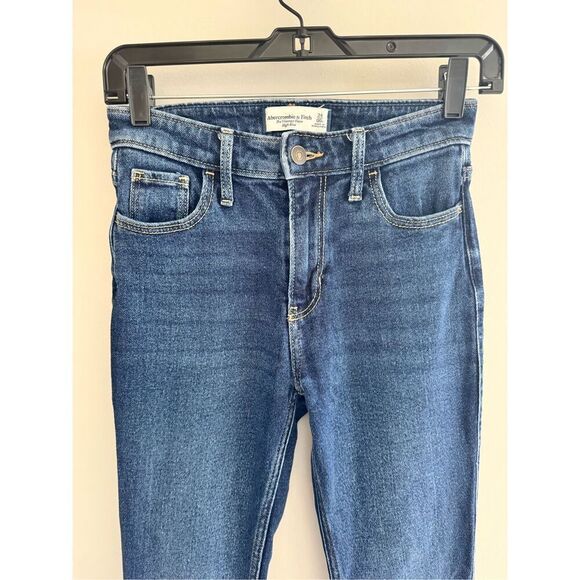 Abercrombie The Vintage Flare High Rise Jeans, Size 00/ 24 - Picture 4 of 9